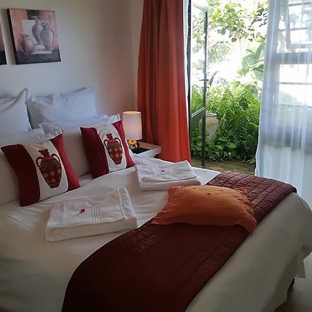 Lighthouse Accommodation 이스트런던 외부 사진