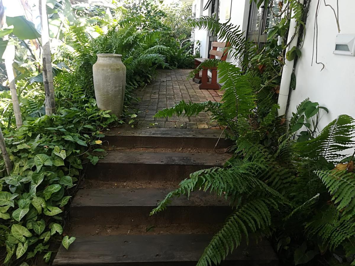 Lighthouse Accommodation 이스트런던 외부 사진