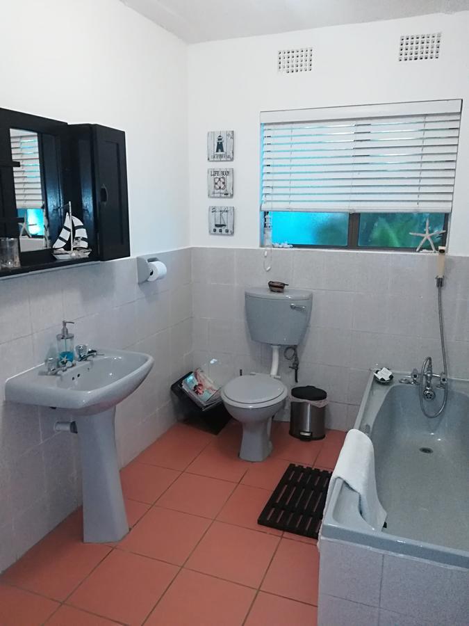 Lighthouse Accommodation 이스트런던 외부 사진