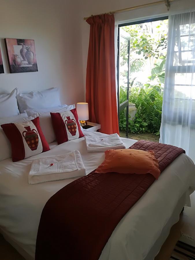 Lighthouse Accommodation 이스트런던 외부 사진